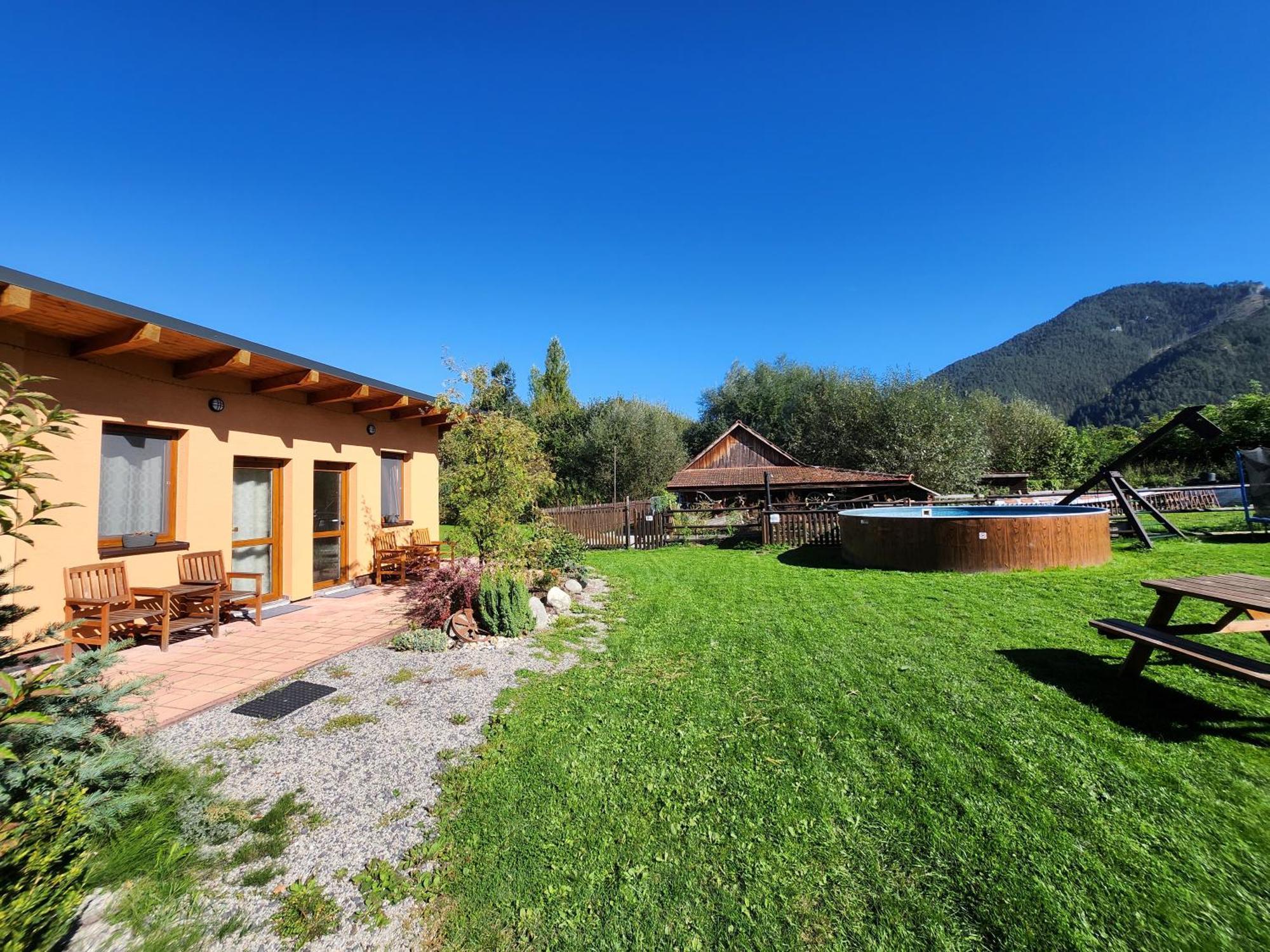Apartmany Centrum Pavcina Lehota  Exterior photo